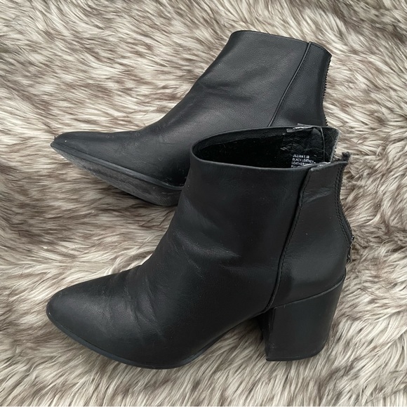 Size 5.5 Steve Madden Leather Boots - Picture 2 of 5